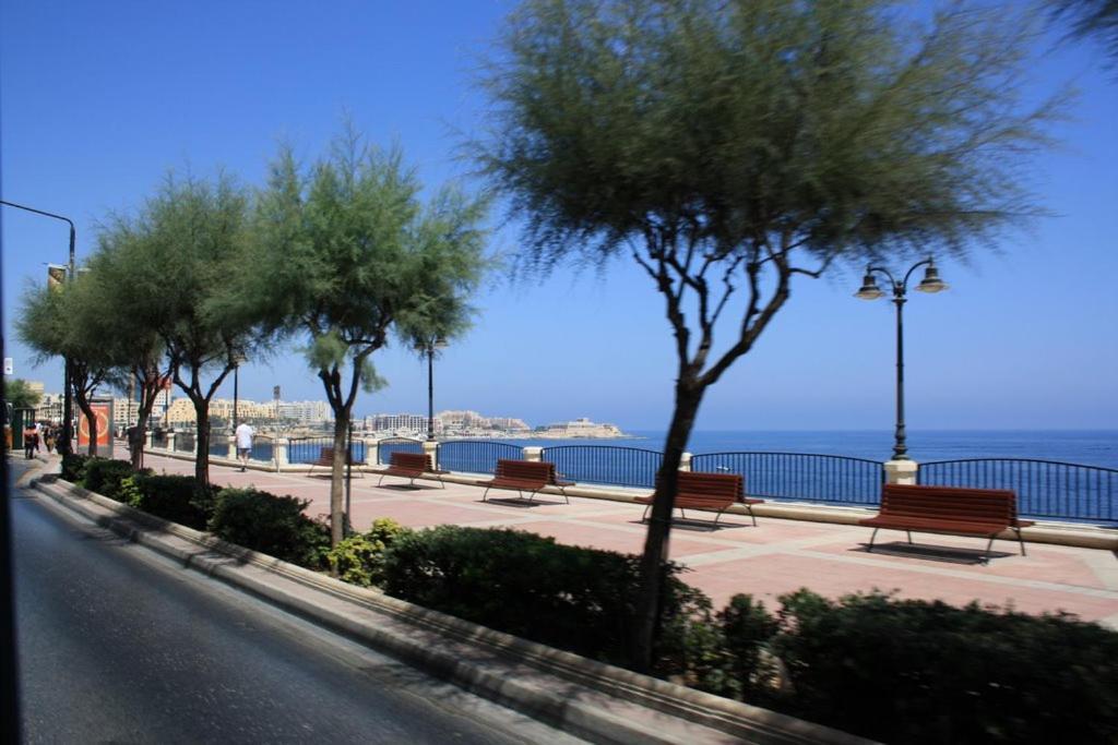 Super Luxury Apartment In Tigne Point, Amazing Sea Views Sliema Eksteriør billede