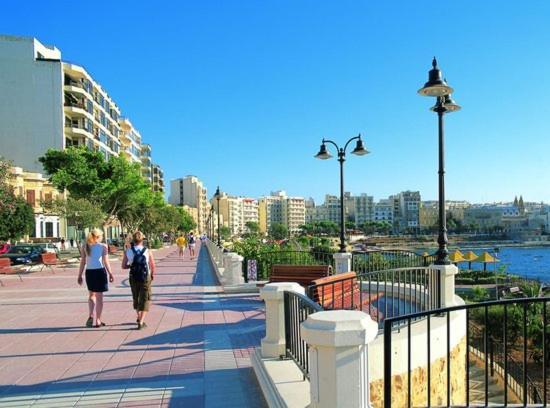 Super Luxury Apartment In Tigne Point, Amazing Sea Views Sliema Eksteriør billede